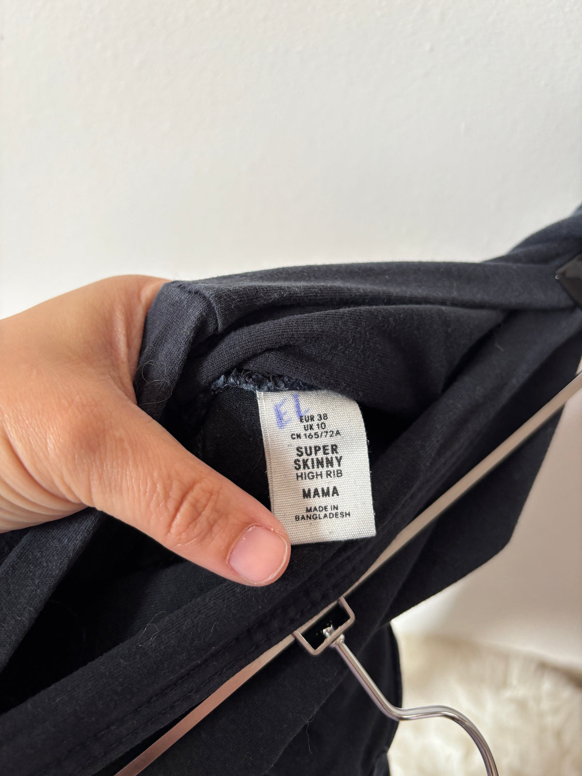 Donkerblauwe zwangerschapsjeans | H&M | M
