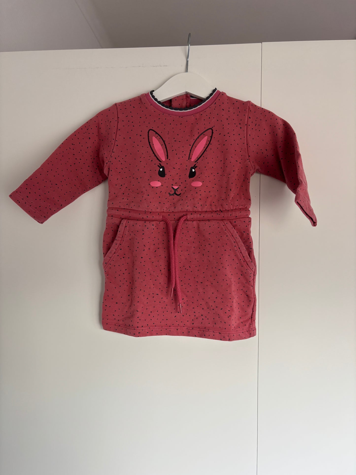 Roze jurk met lange mouwen