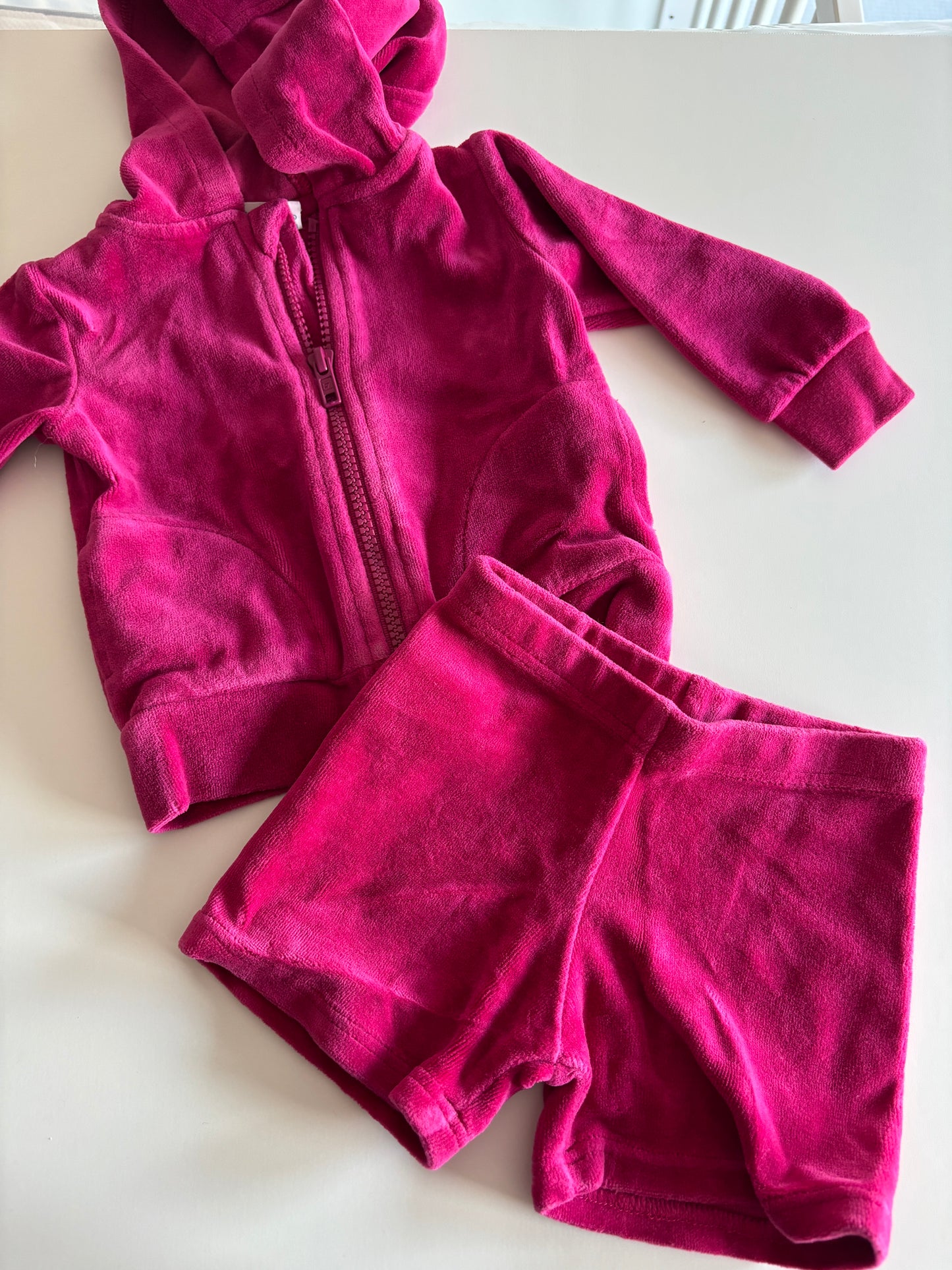 Roze setje: vest en broekje