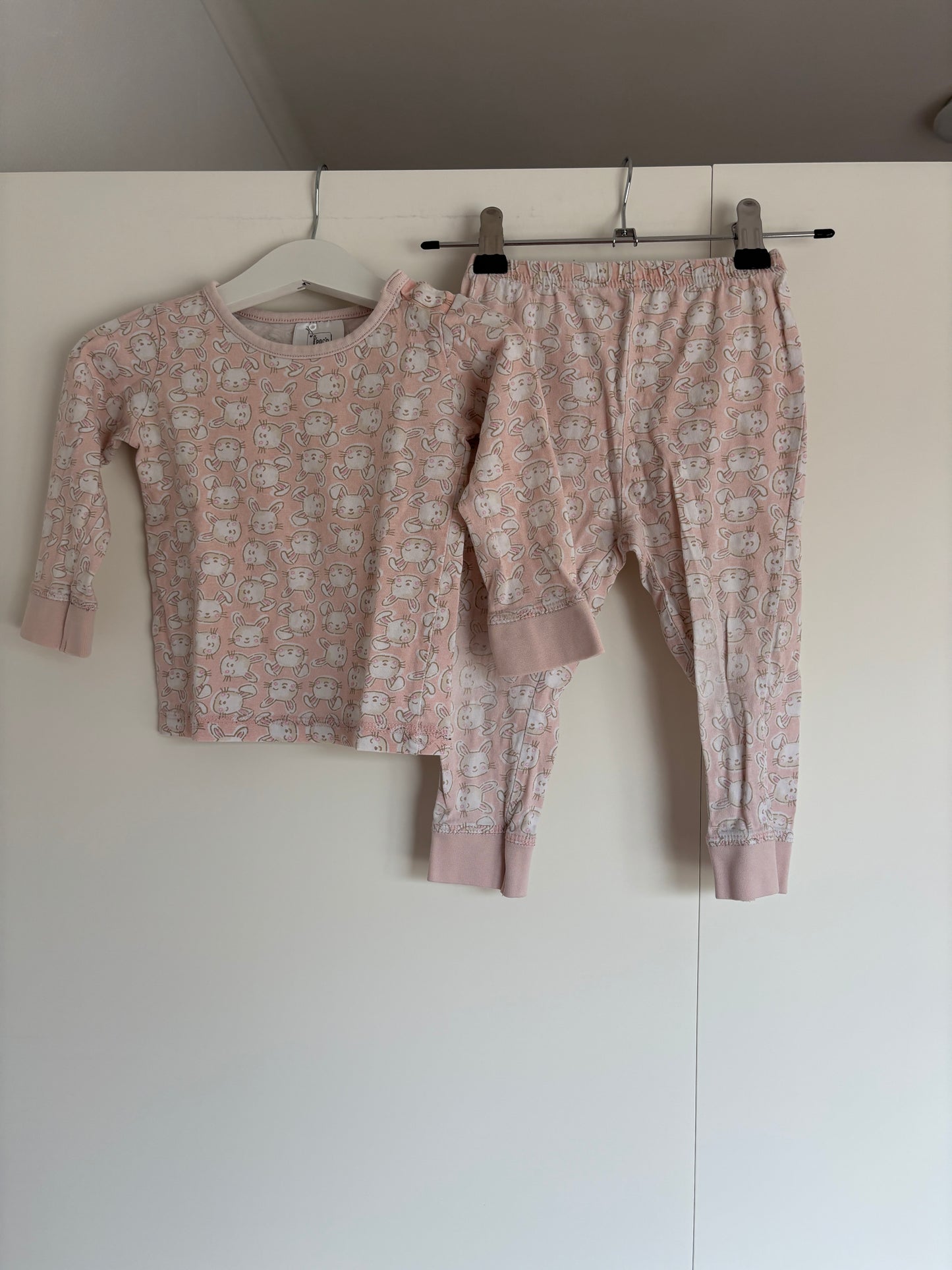 Lichtroze tweedelige pyjama