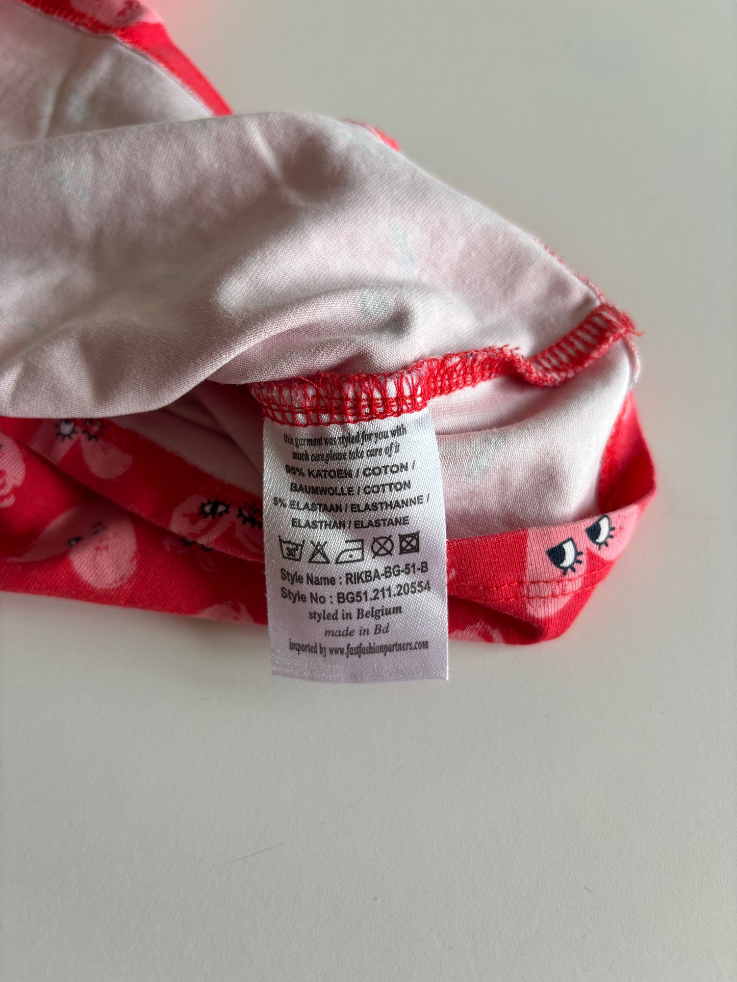 Rood jurkje met hartjes