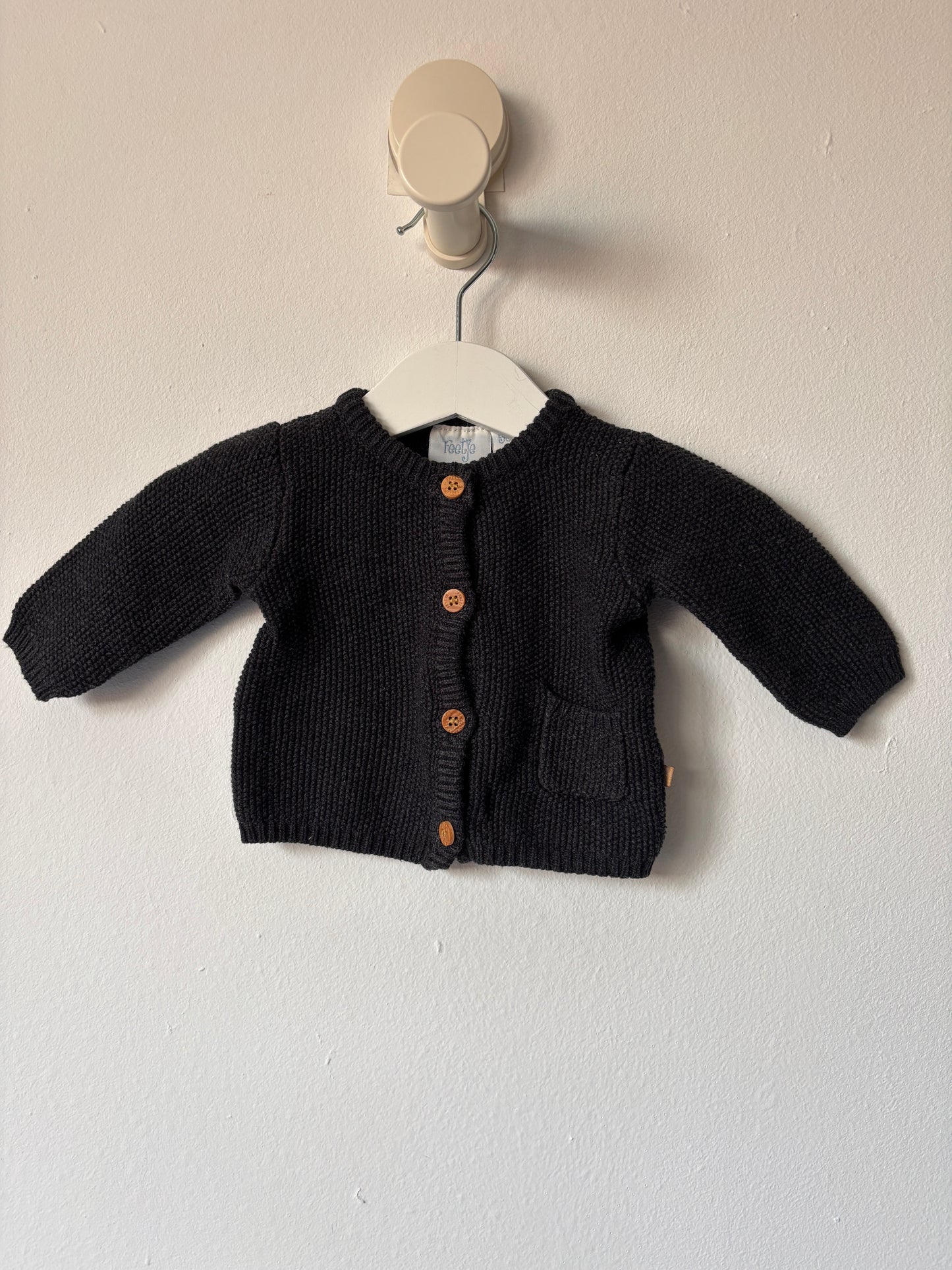 Donkergrijs vestje | Feetje | 56