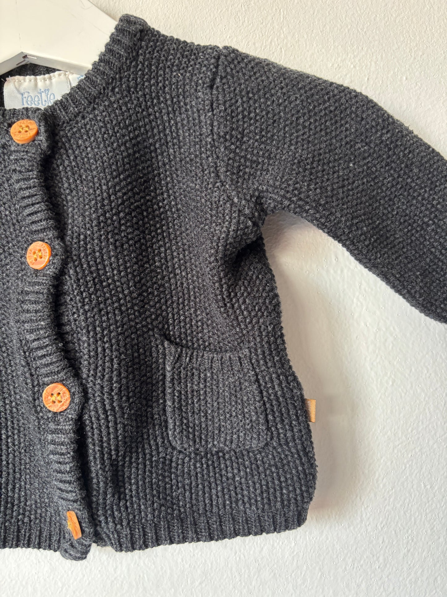 Donkergrijs vestje | Feetje | 56