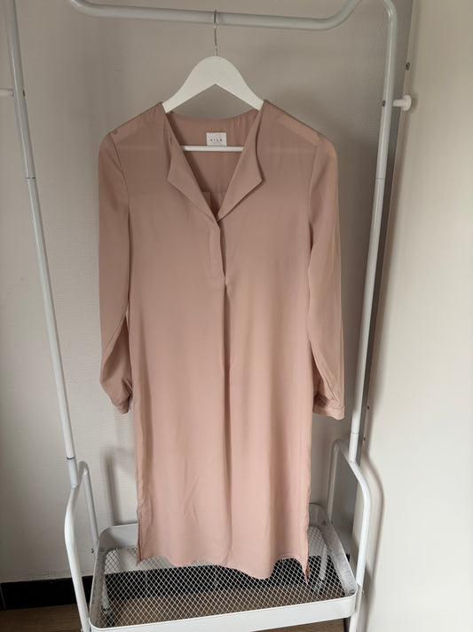 Lichtroze jurk met lange mouwen