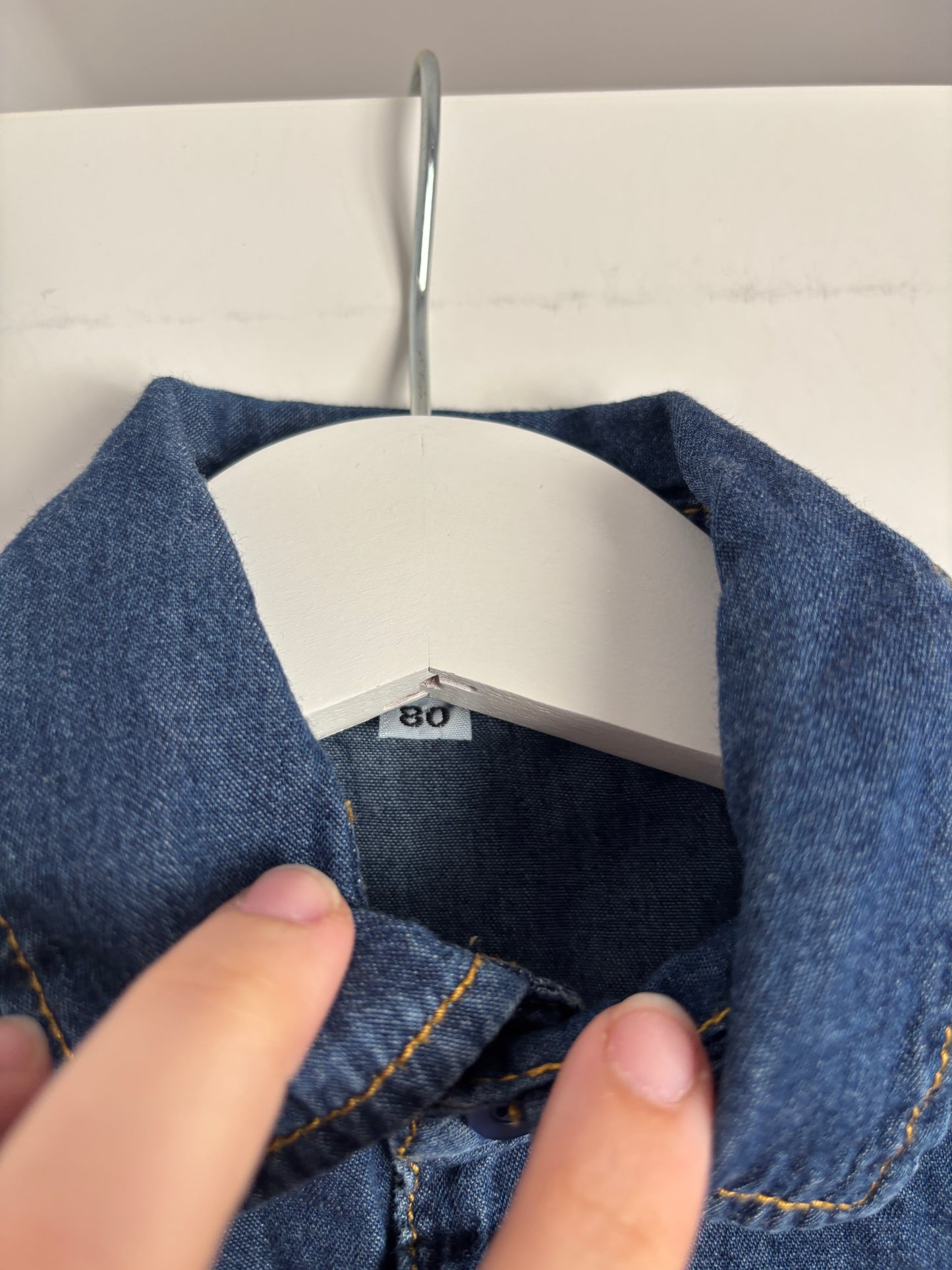 Donkerblauw jeanshemdje