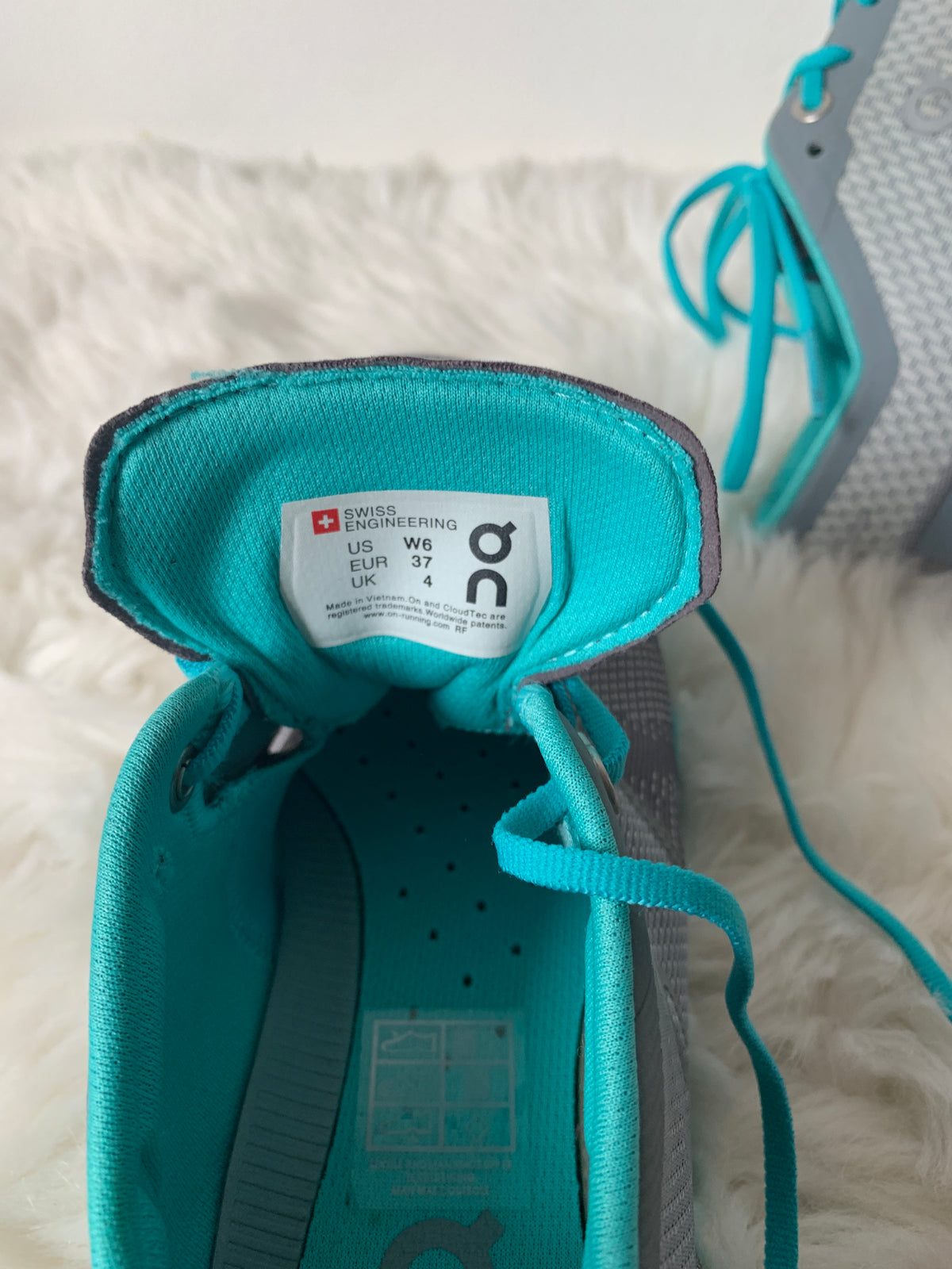Grijze sportschoenen | On | 37