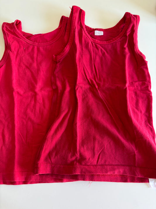 Bundel rode onderlijfjes (2)