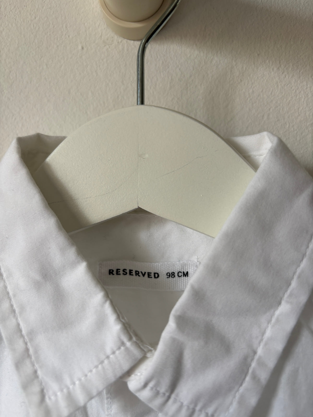 Wit hemdje | Reserved | 98