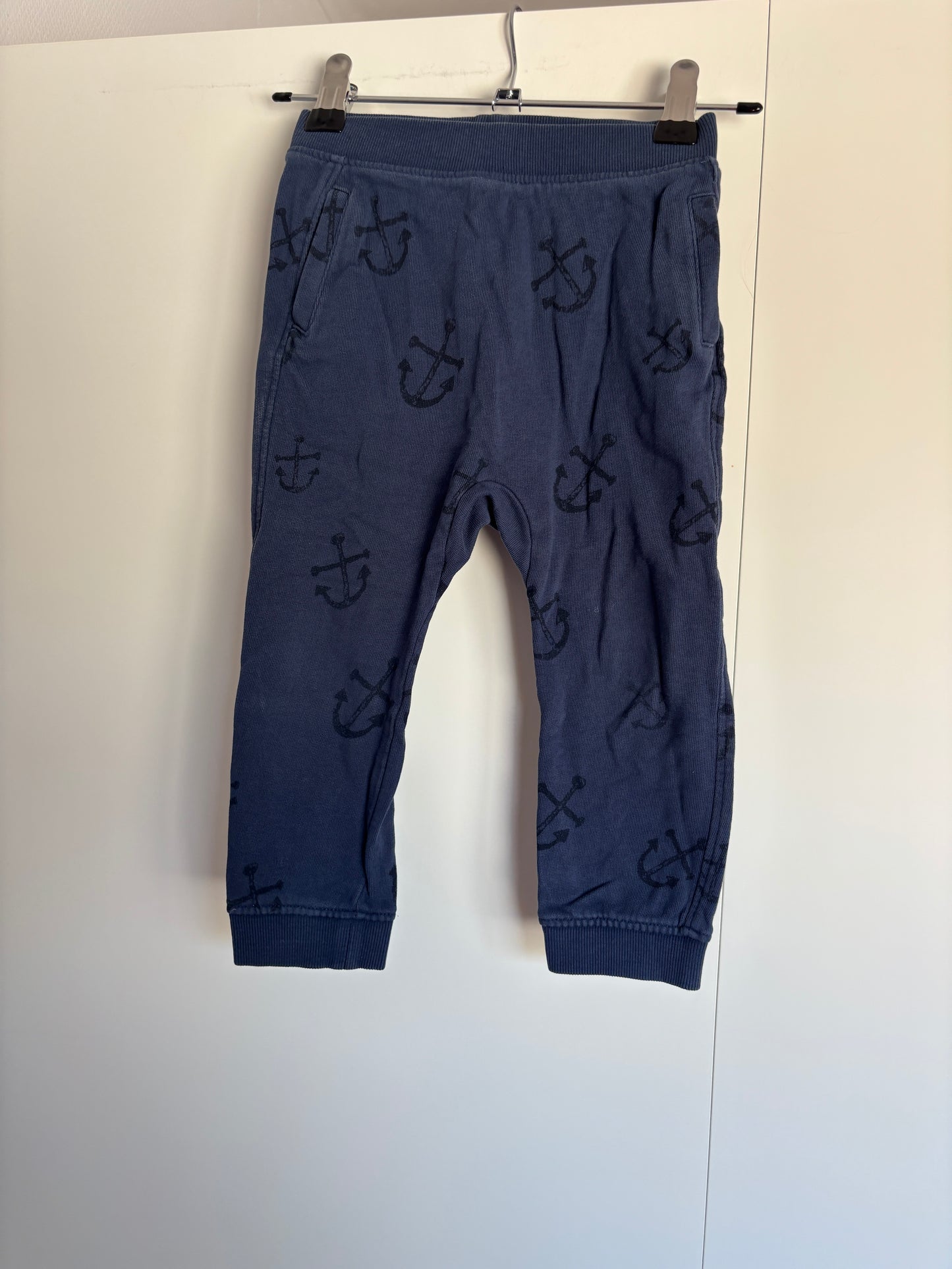 Blauwe joggingbroek met ankers