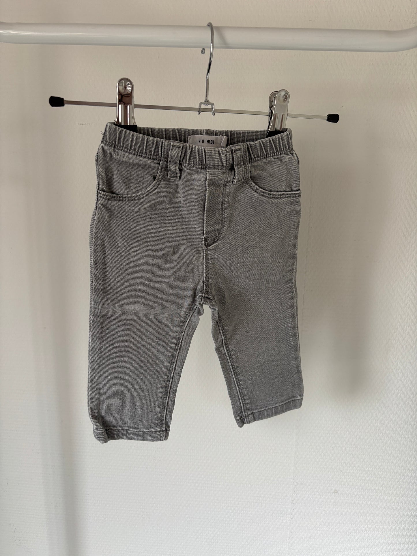 Lichtgrijze jeansbroek