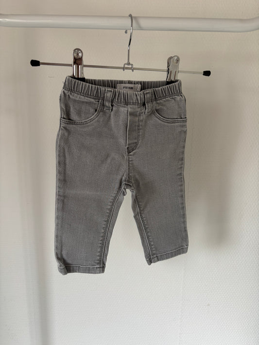Lichtgrijze jeansbroek