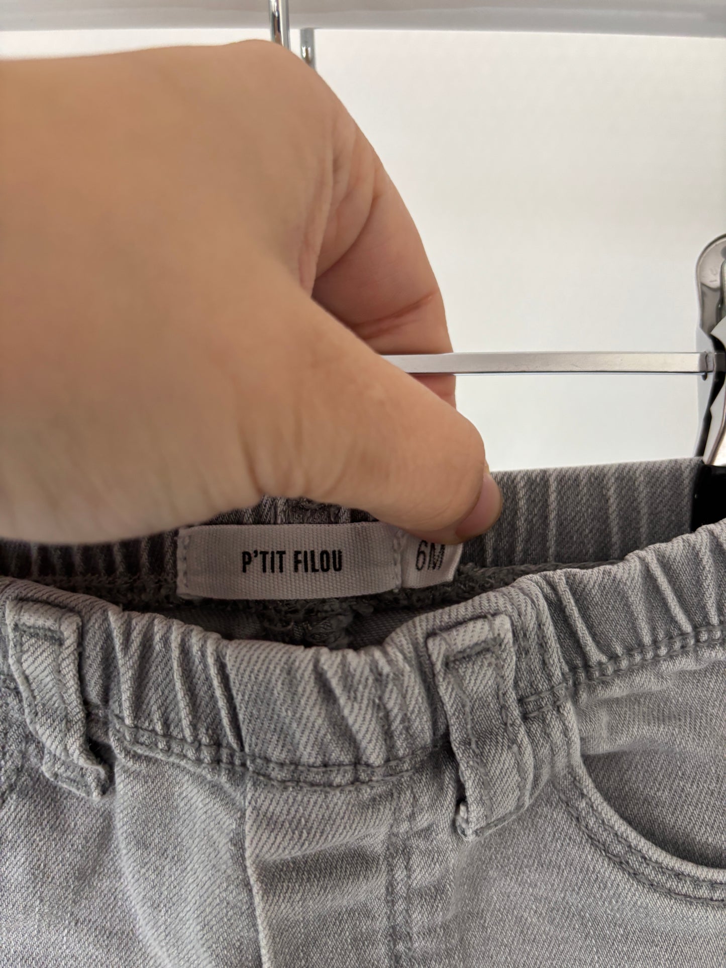 Lichtgrijze jeansbroek