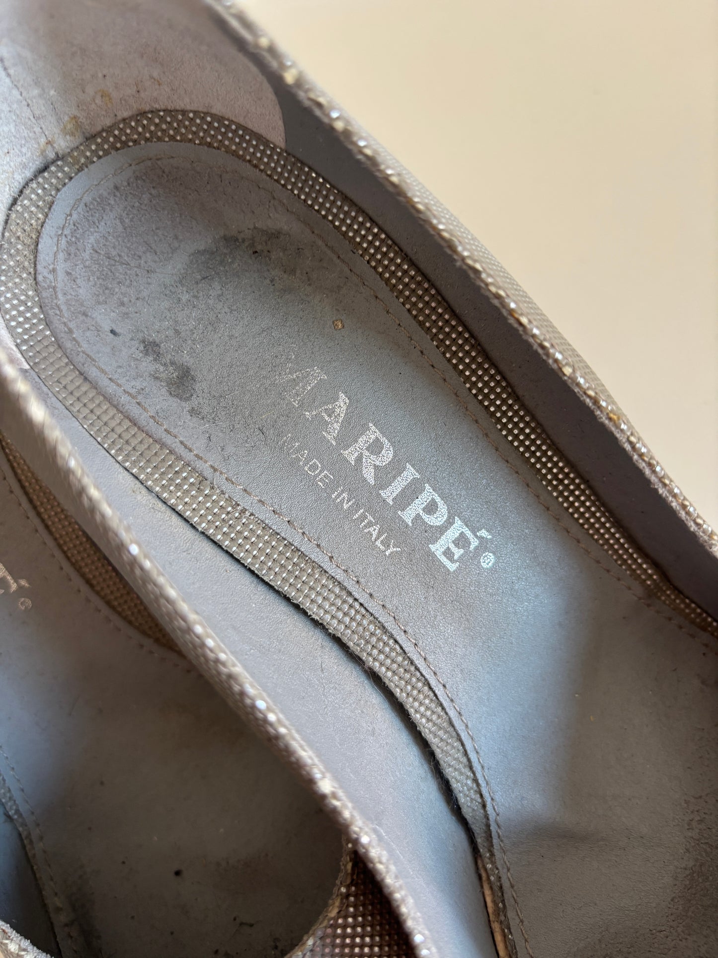 Grijze pumps