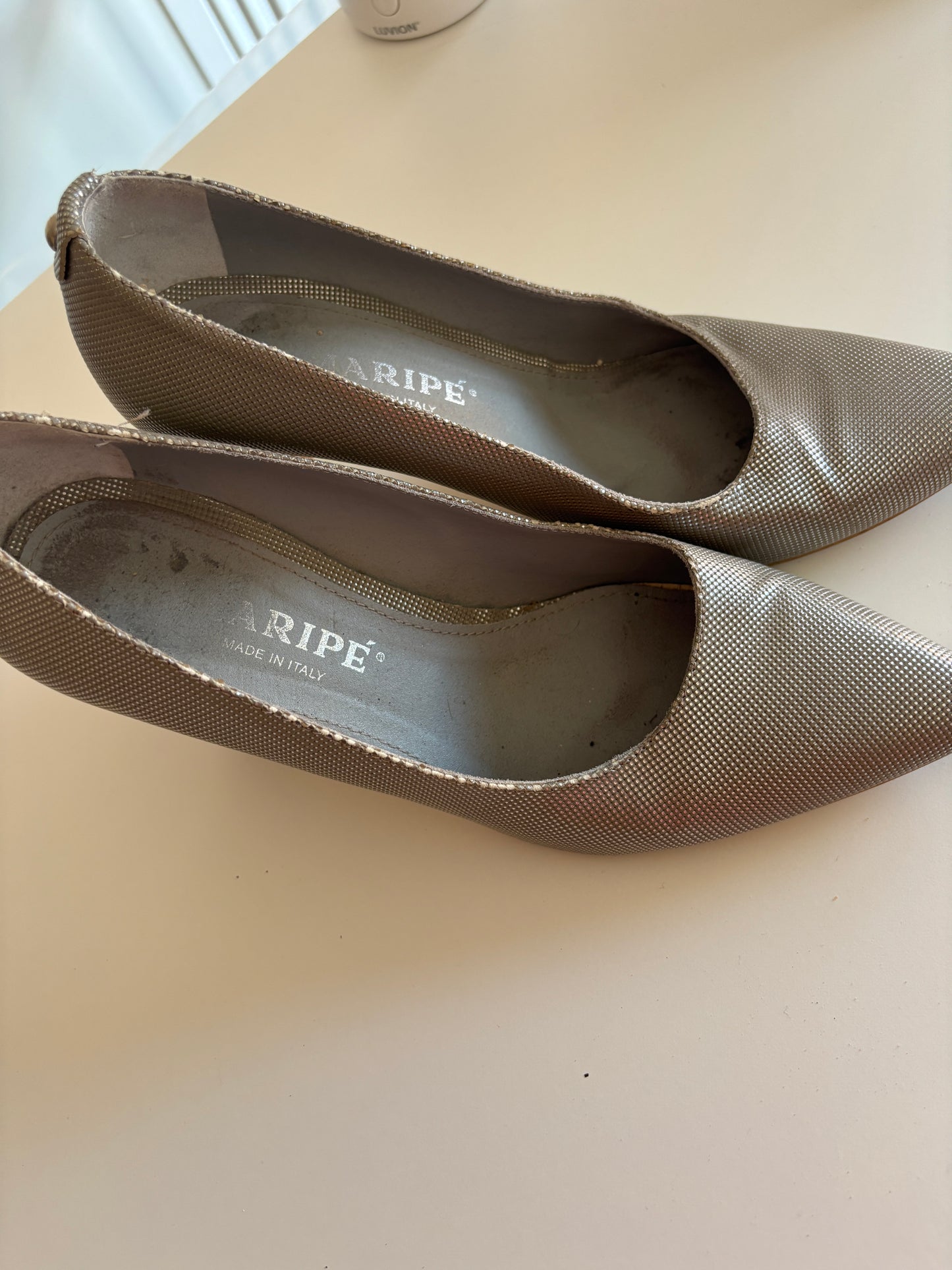Grijze pumps