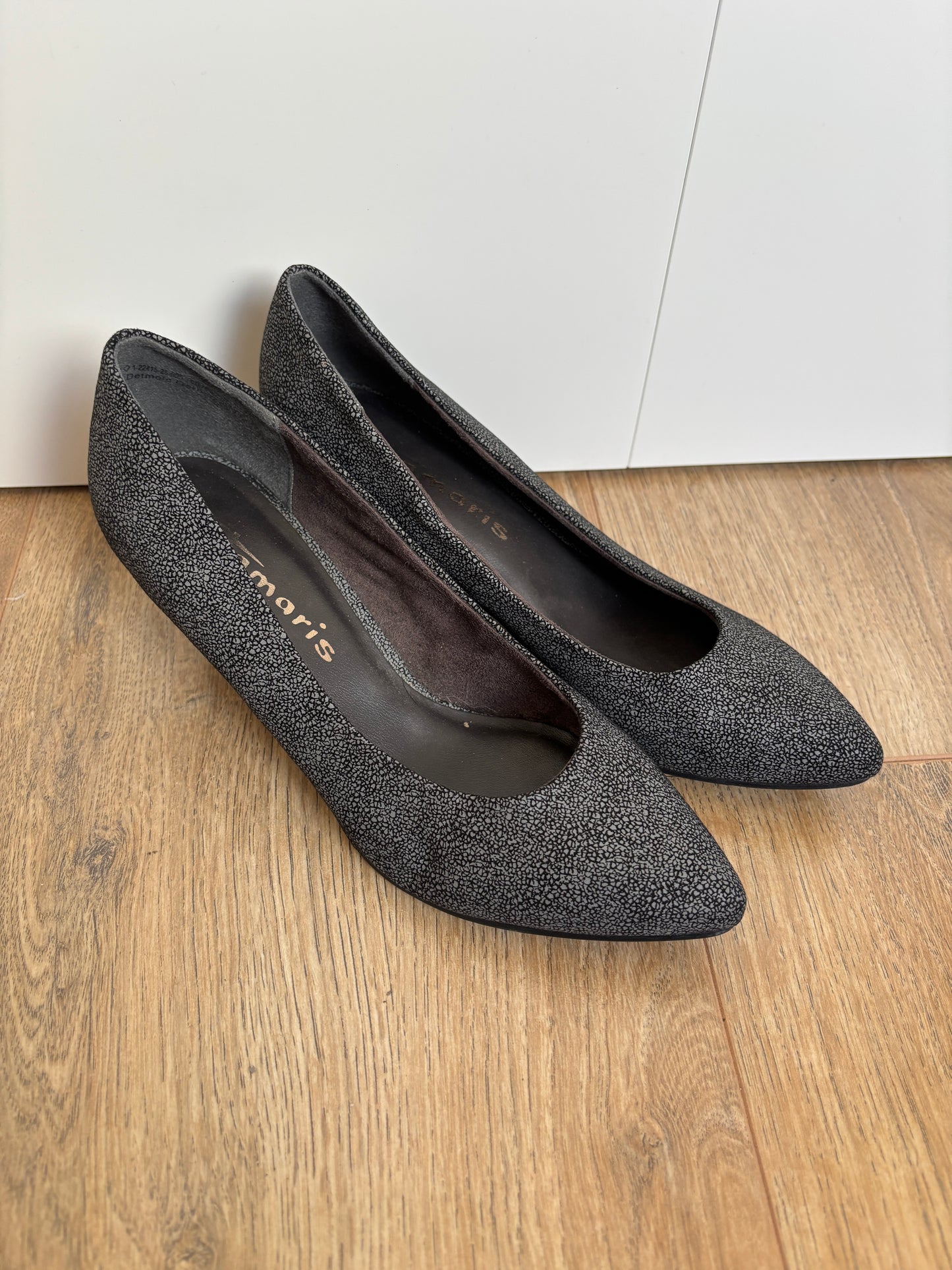 Donkergrijze pumps