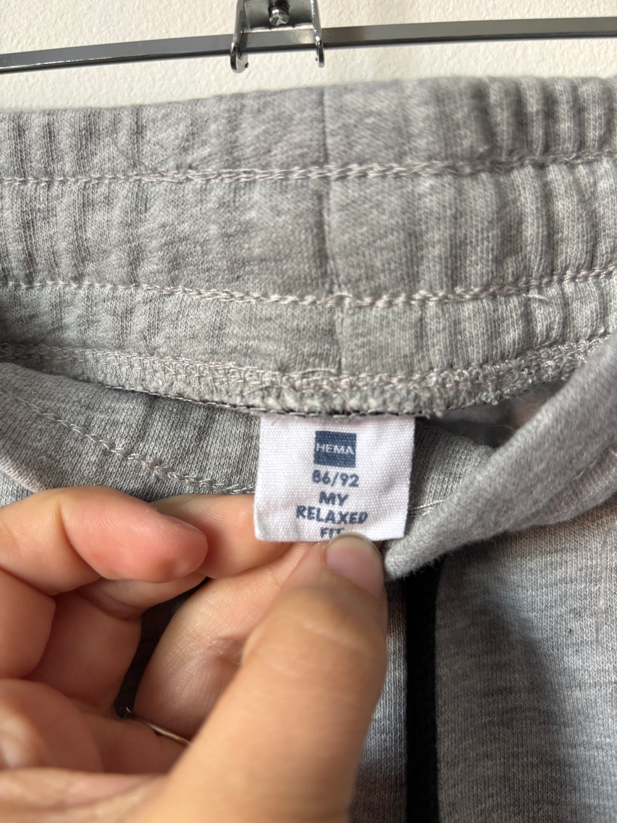 Lichtgrijze joggingbroek | Hema | 86/92