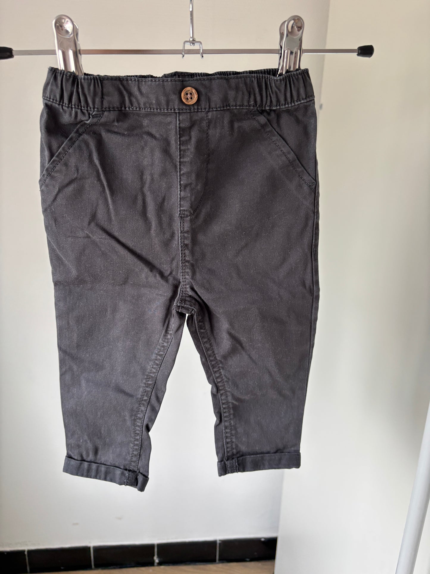 Setje: geruite hemdje en donkergrijze jeansbroek