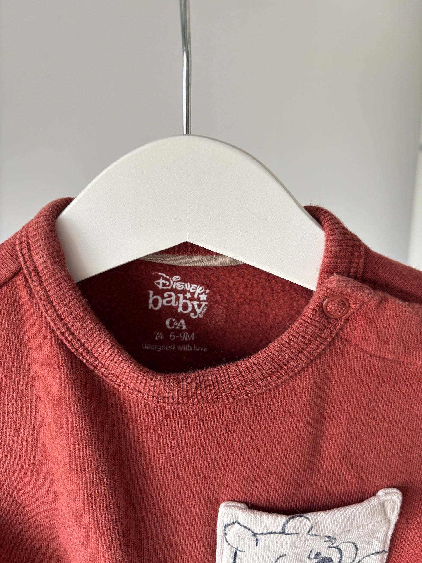 Beige-rode sweater Winnie The Pooh