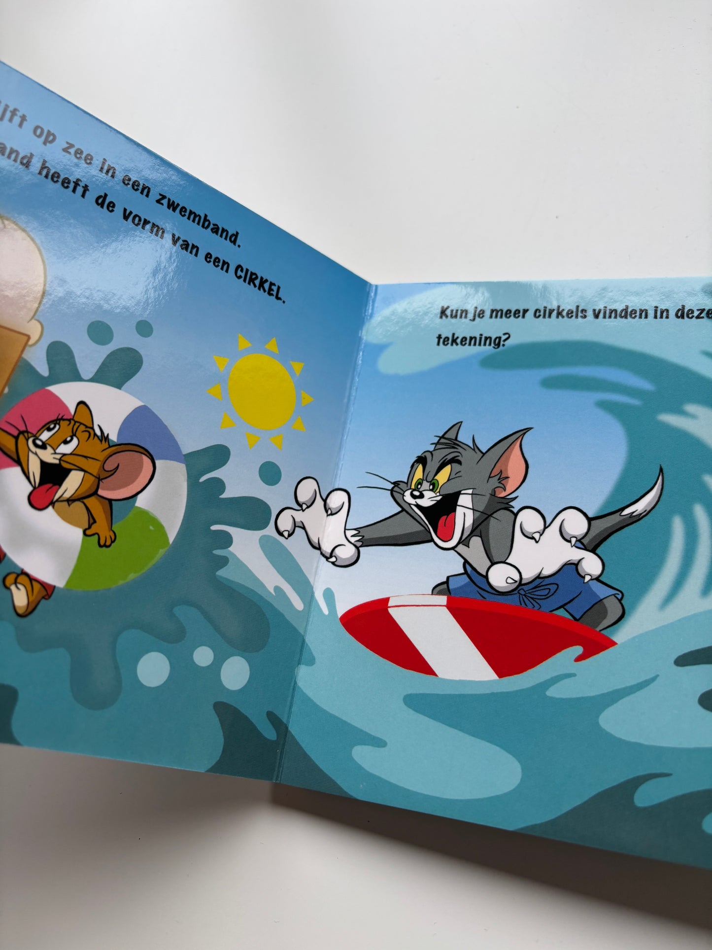 Tom & Jerry - Vormen zoeken aan zee