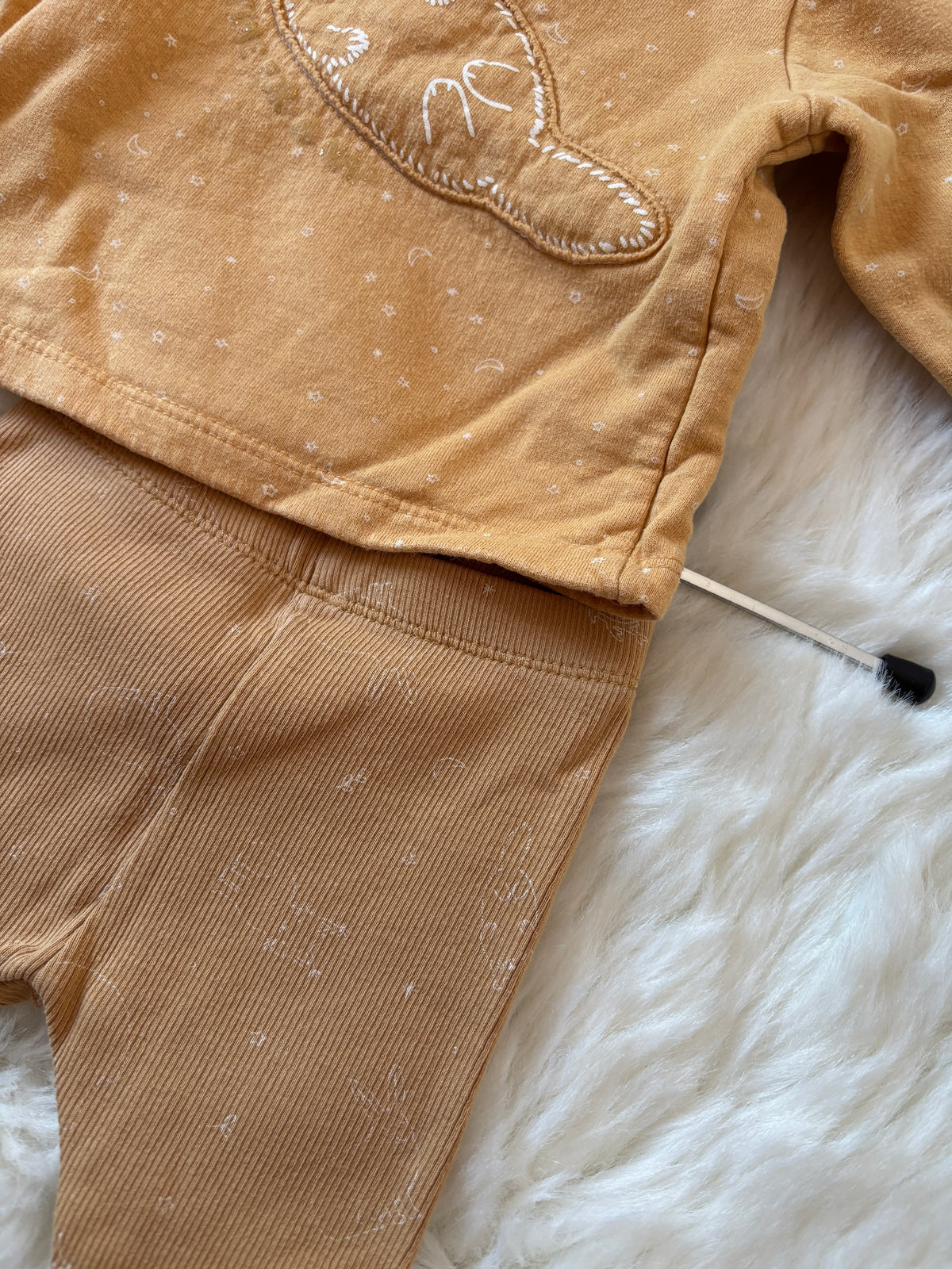 Mosterdgeel setje | Hema | 50