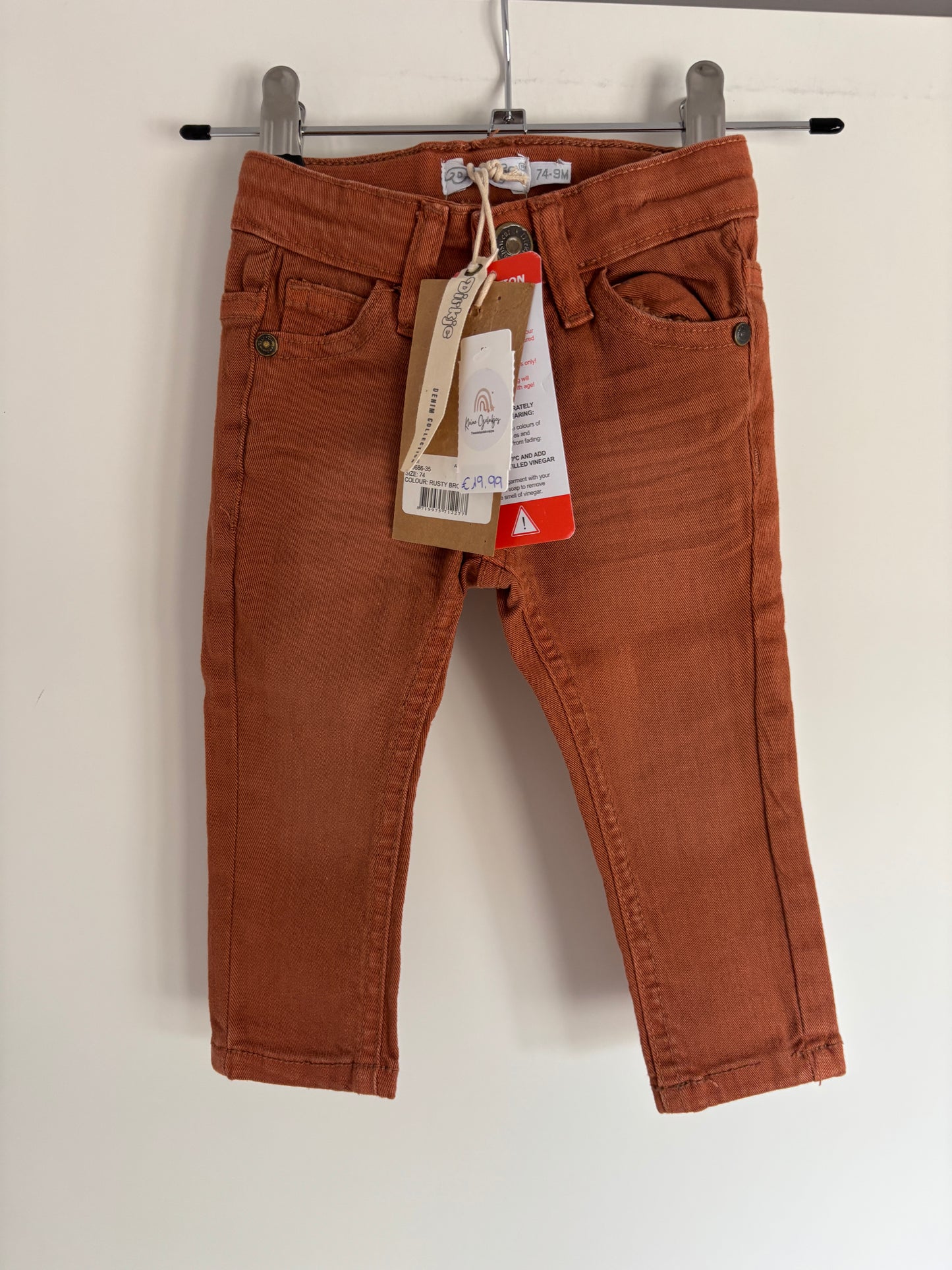 Roestbruine jeansbroek