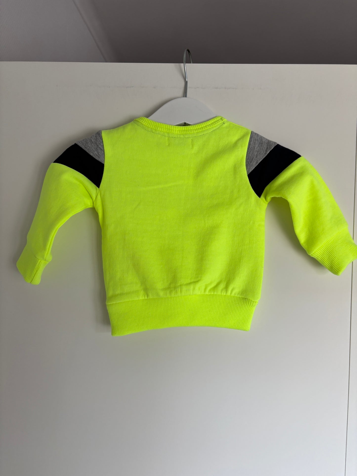 Fluogele sweater