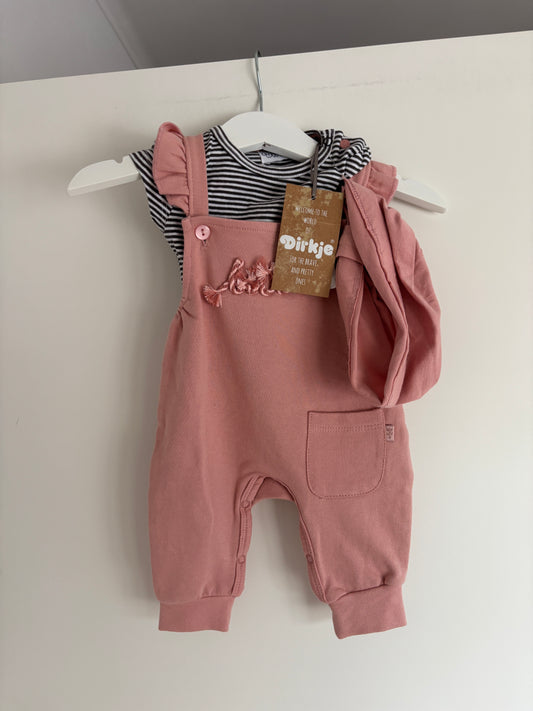 Setje: roze salopette en gestreepte t-shirt