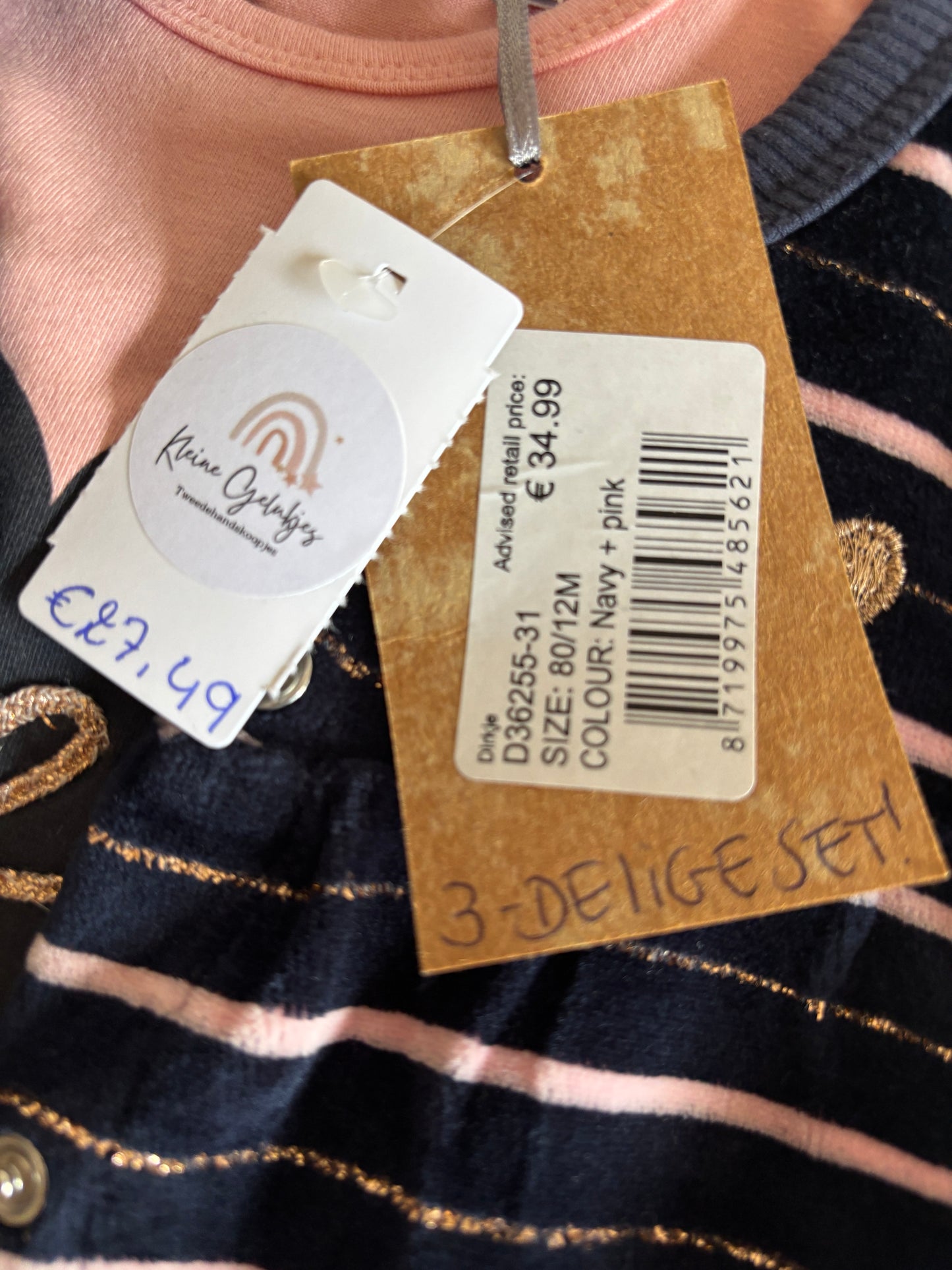 Setje: gestreepte vest en broekje en roze longsleeve