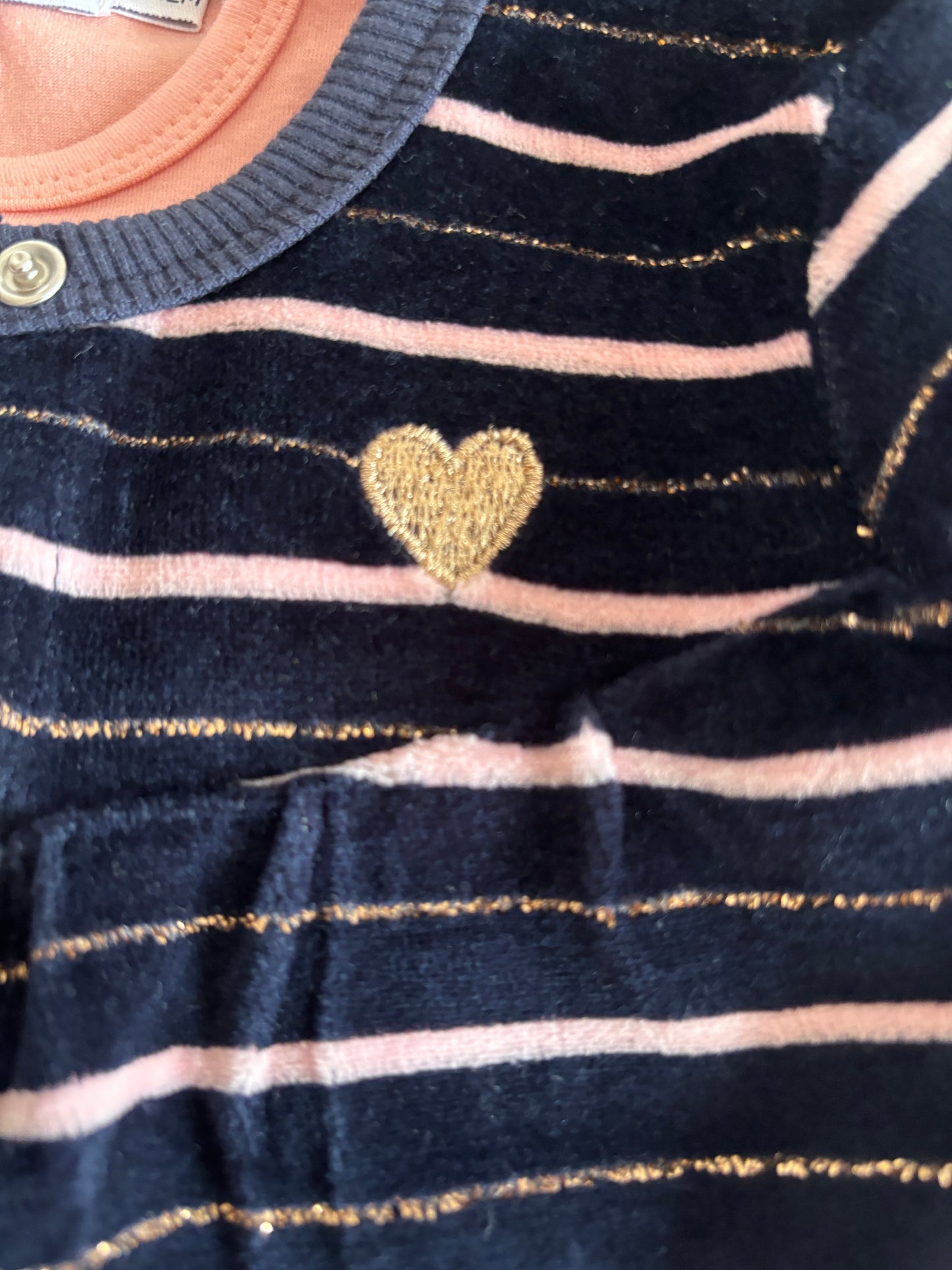 Setje: gestreepte vest en broekje en roze longsleeve