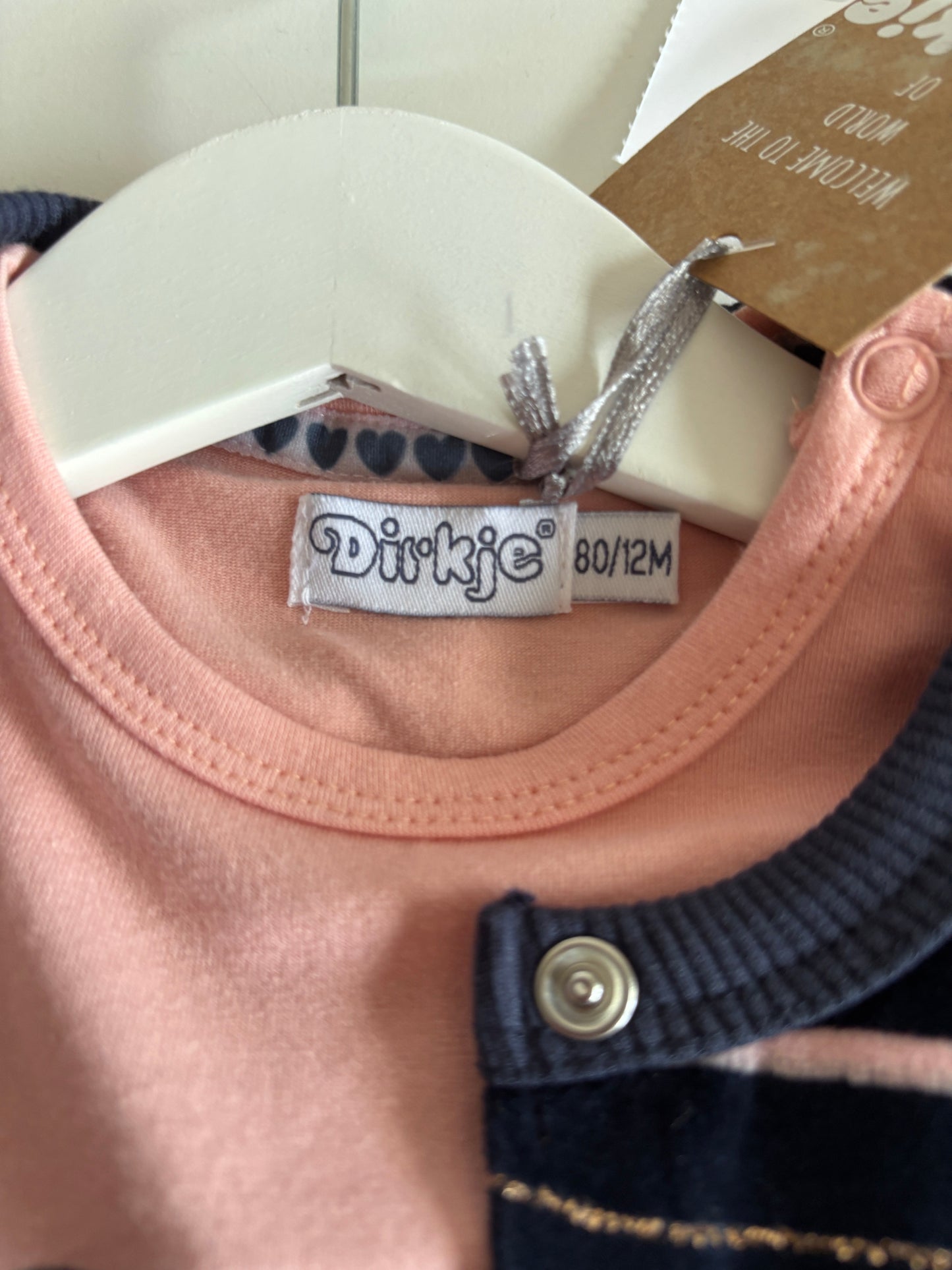 Setje: gestreepte vest en broekje en roze longsleeve