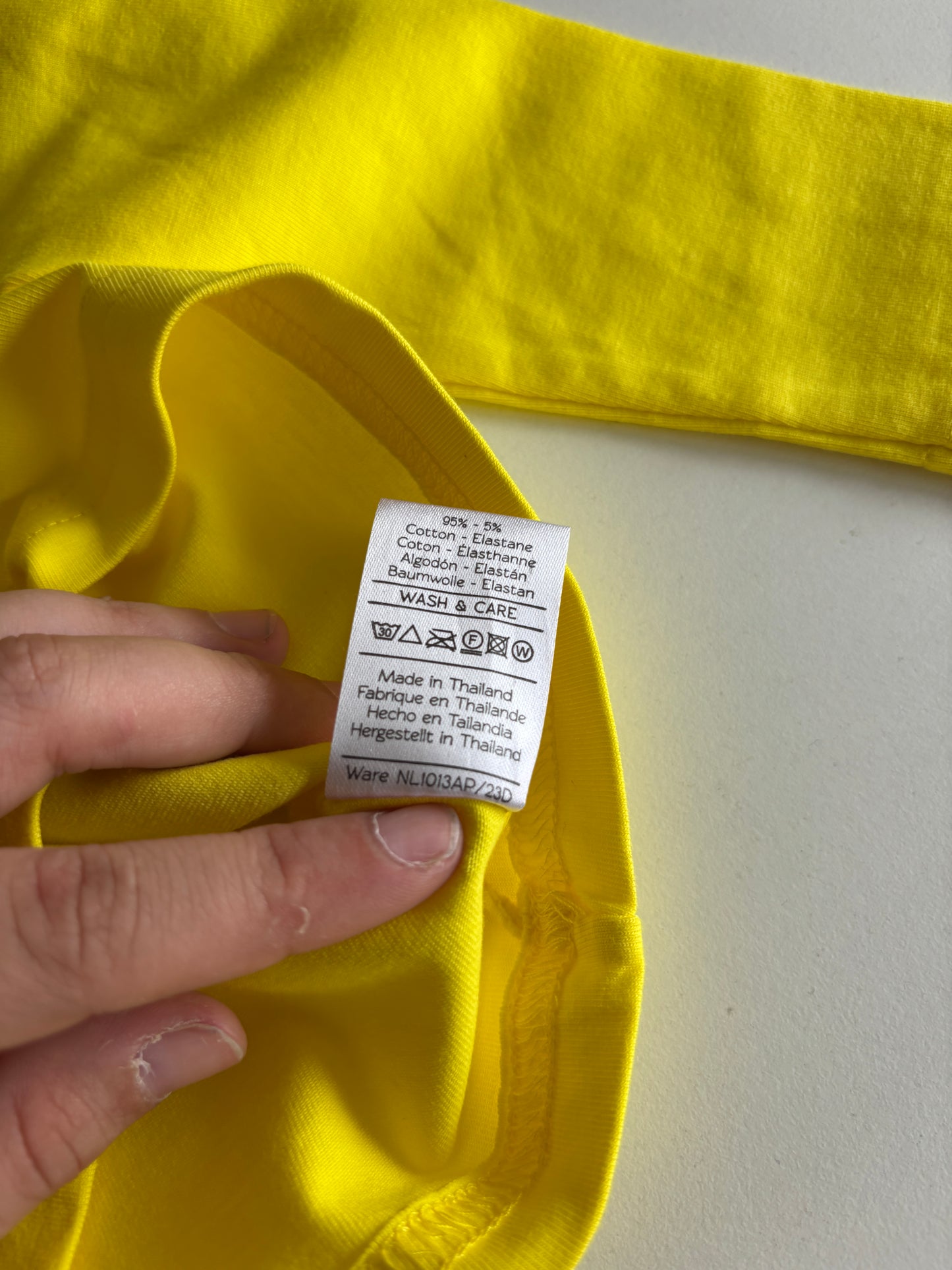 Gele longsleeve "Loved."