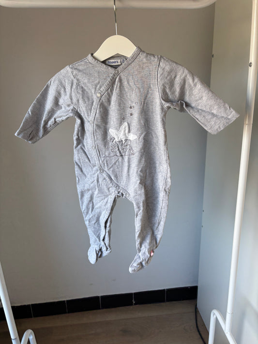 Lichtgrijze eendelige pyjama