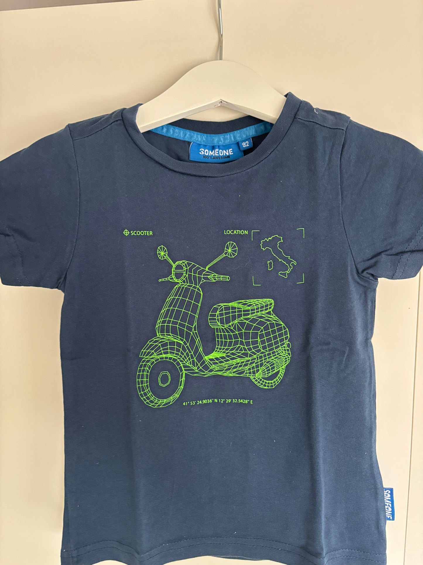 Marineblauwe T-shirt met scooter