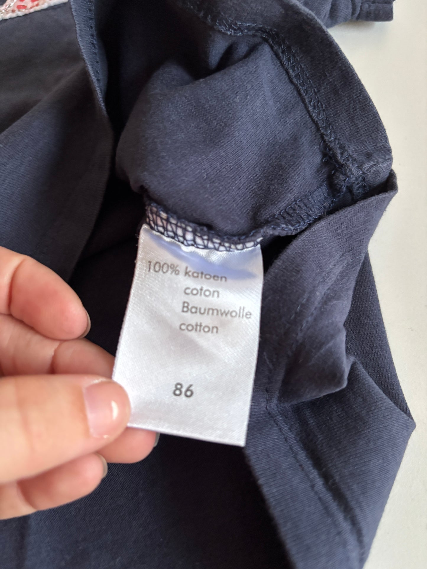 Marineblauwe T-shirt "Love"