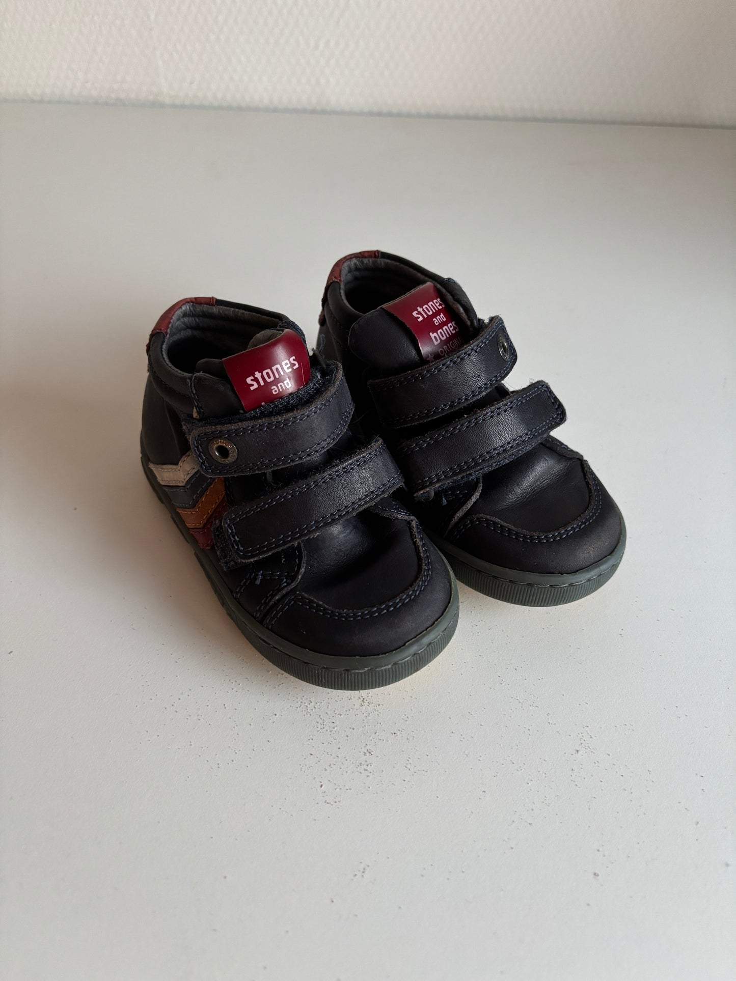 Marineblauwe sneakers