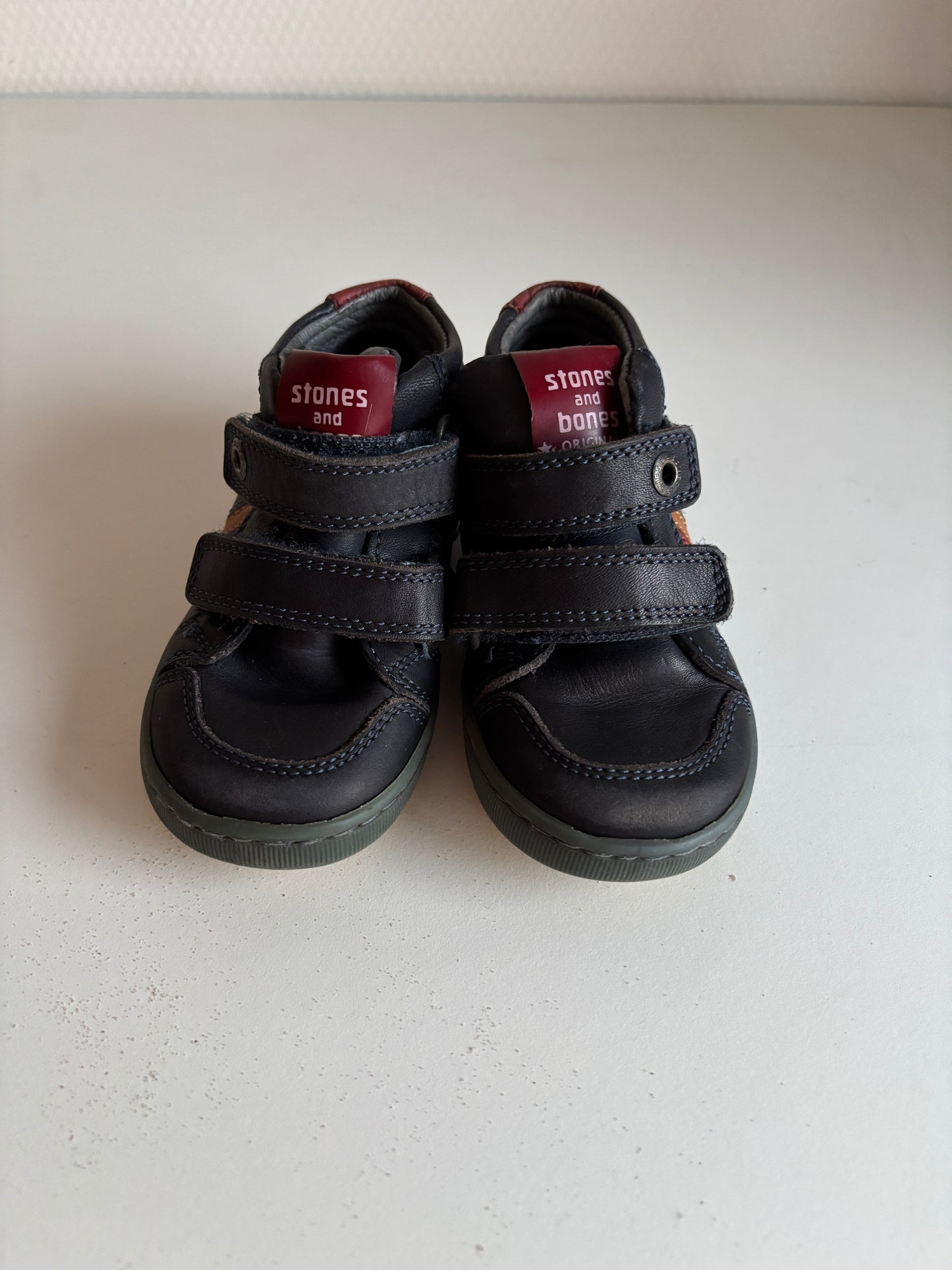 Marineblauwe sneakers