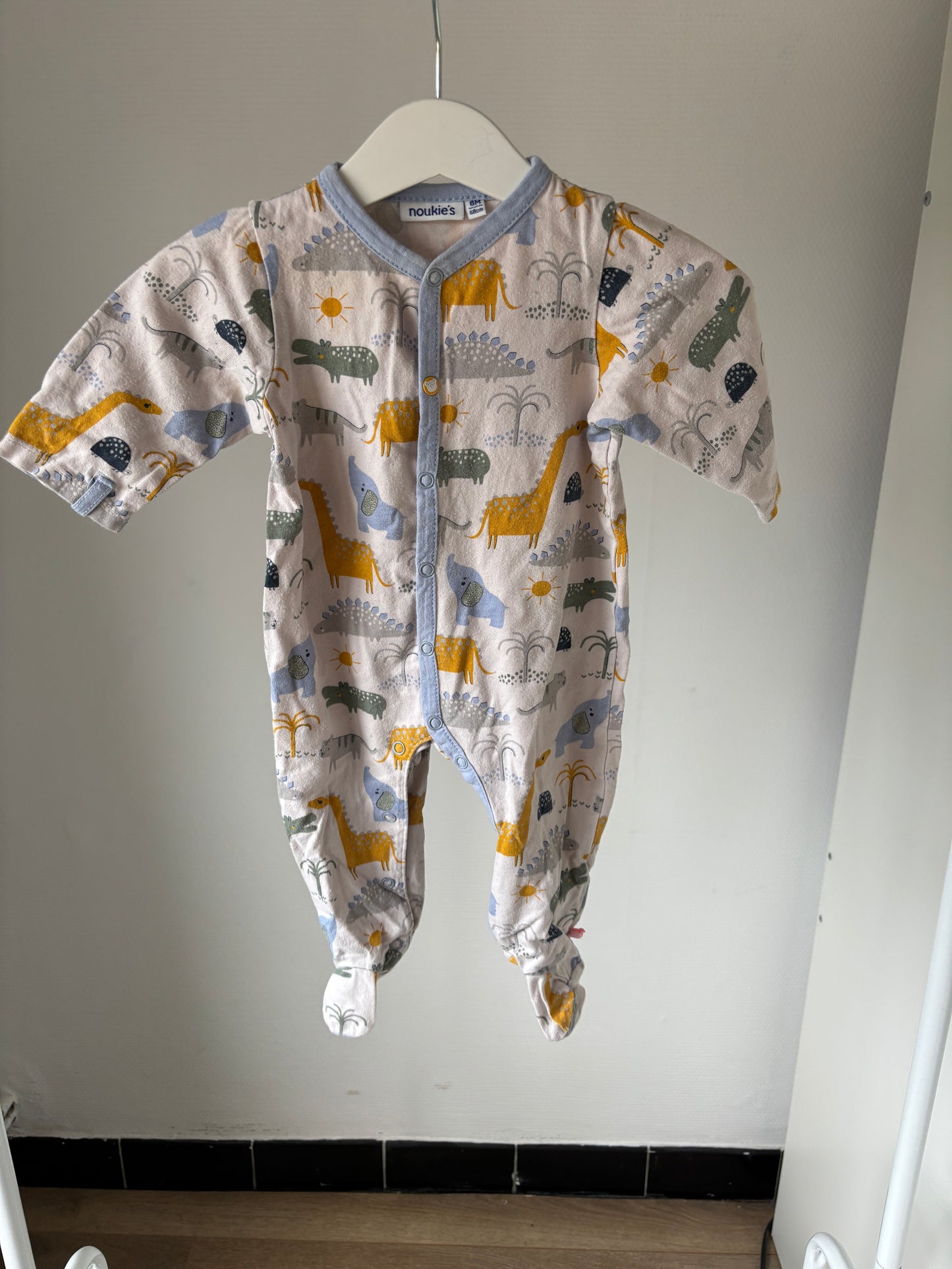 Eendelige pyjama met dino's