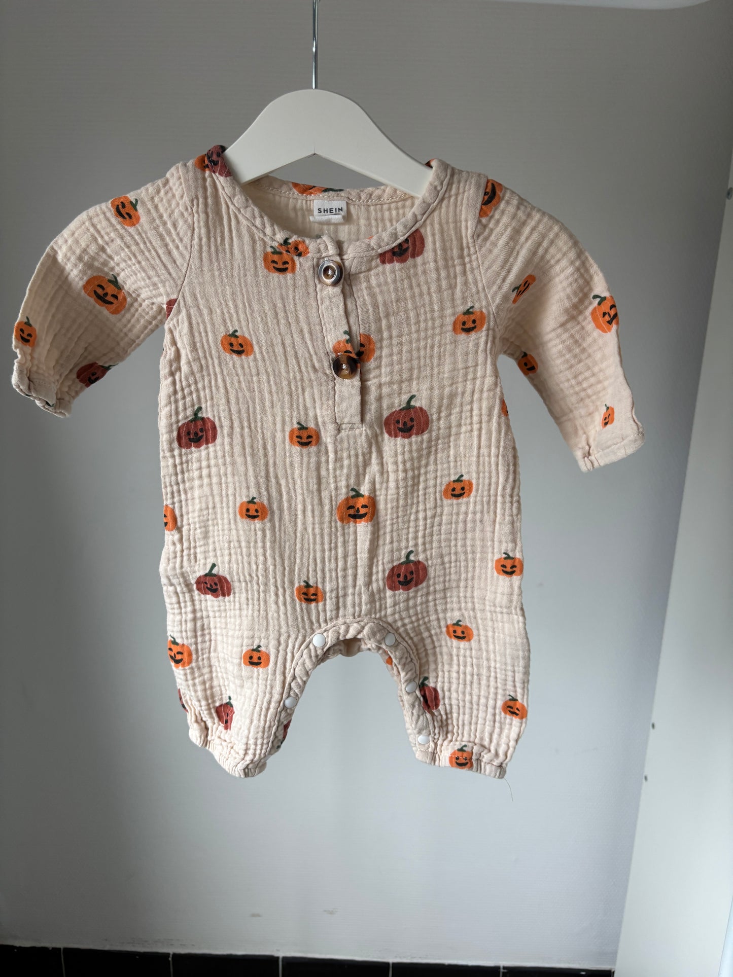 Beige halloweenboxpakje