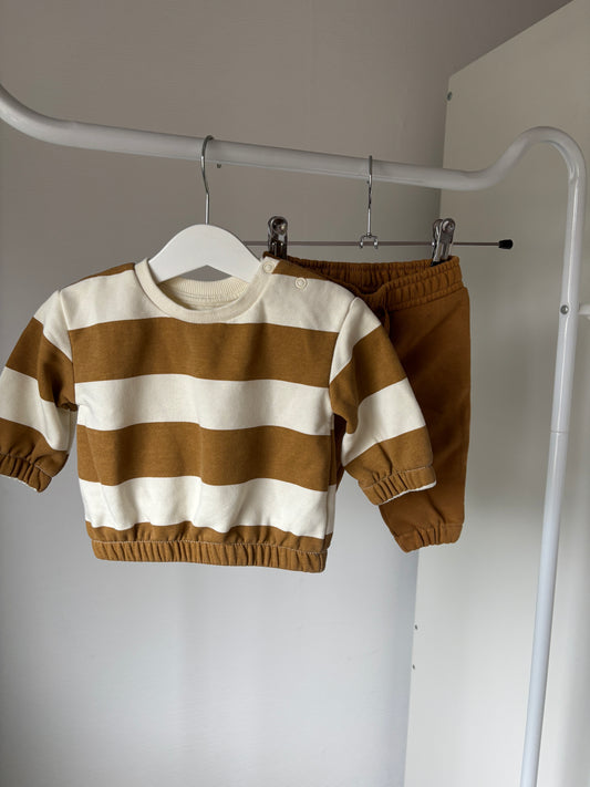 Setje: gestreept sweatertje en bruin broekje