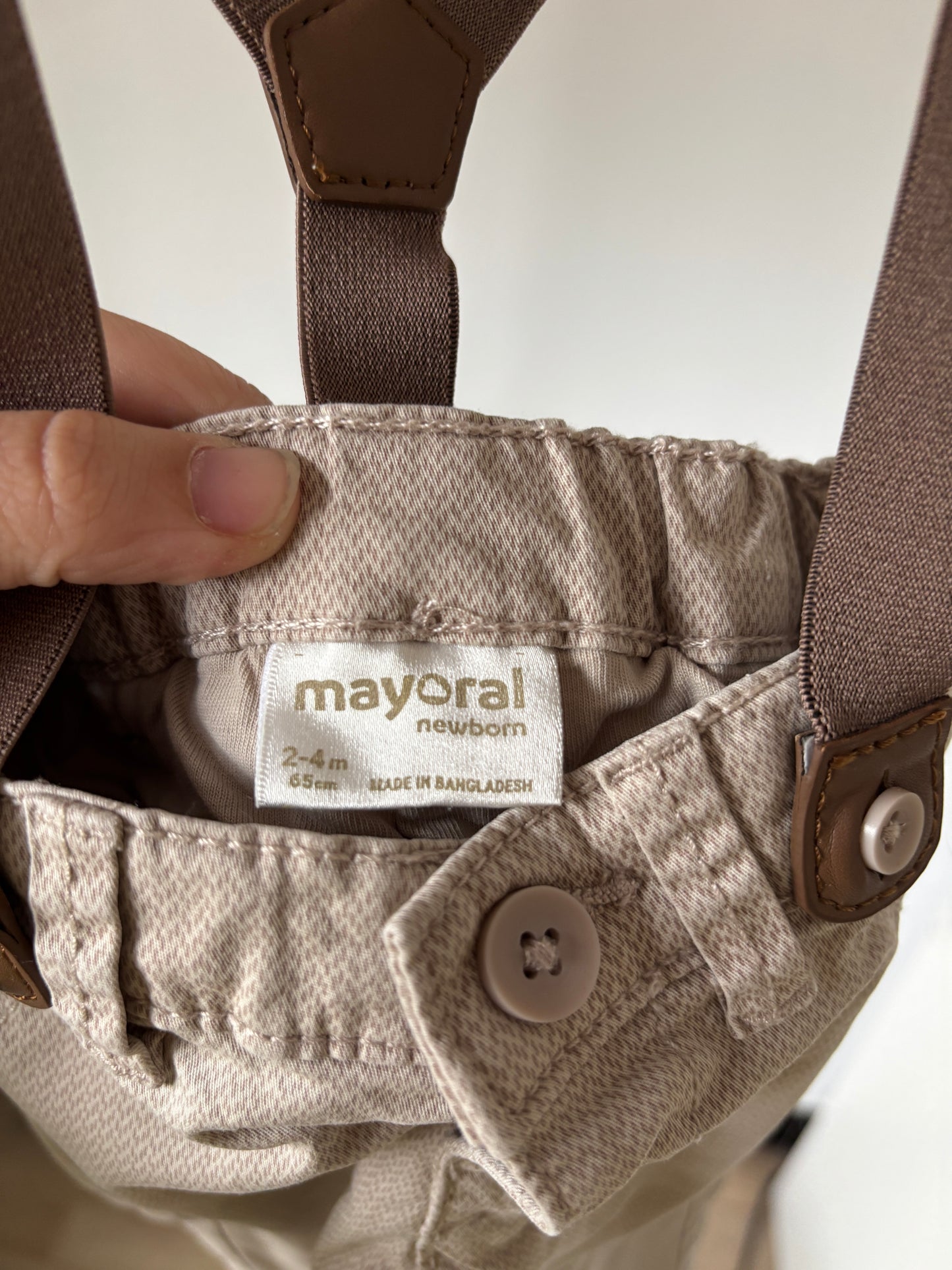 Beige geklede broek met bretellen