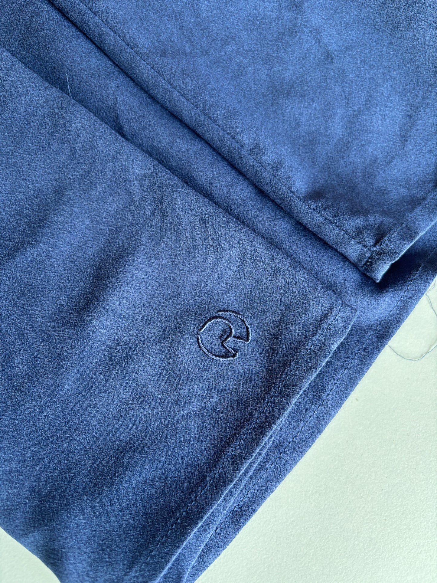 Donkerblauwe mouwloze blouse