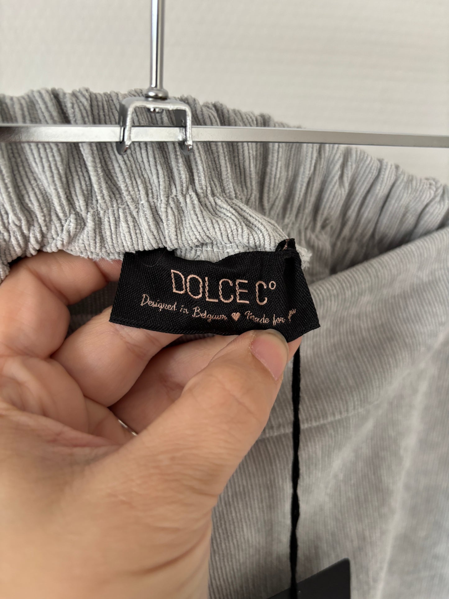 Lichtgrijze ribfluwelen broek