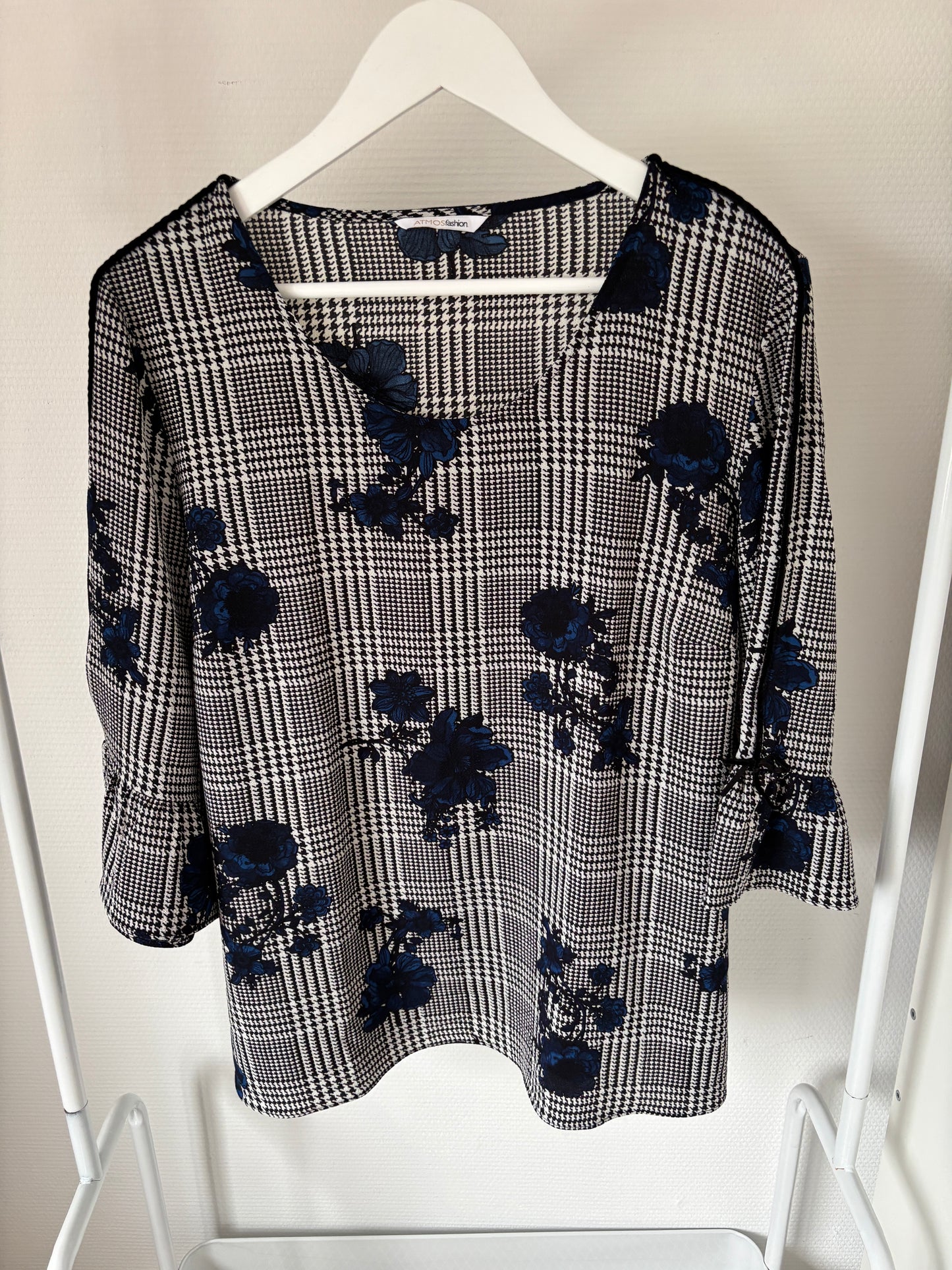 Geruite blouse met blauwe rozen