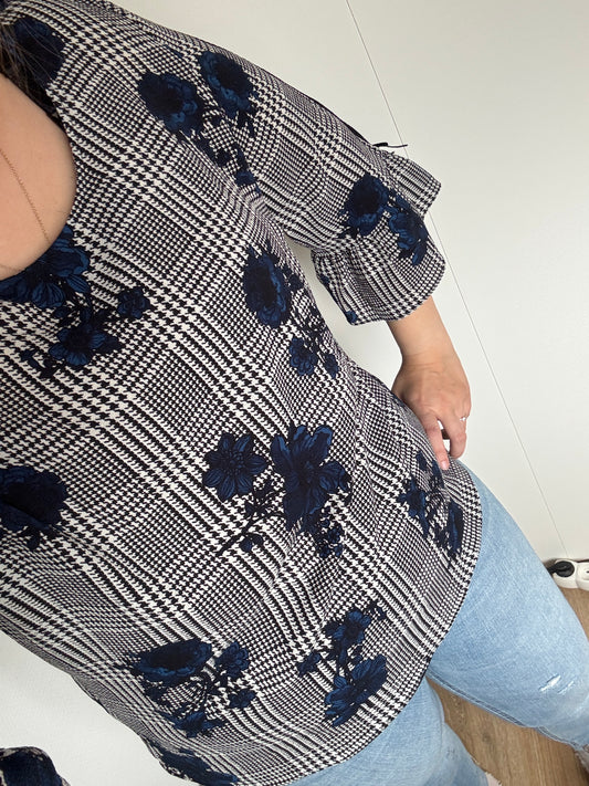 Geruite blouse met blauwe rozen