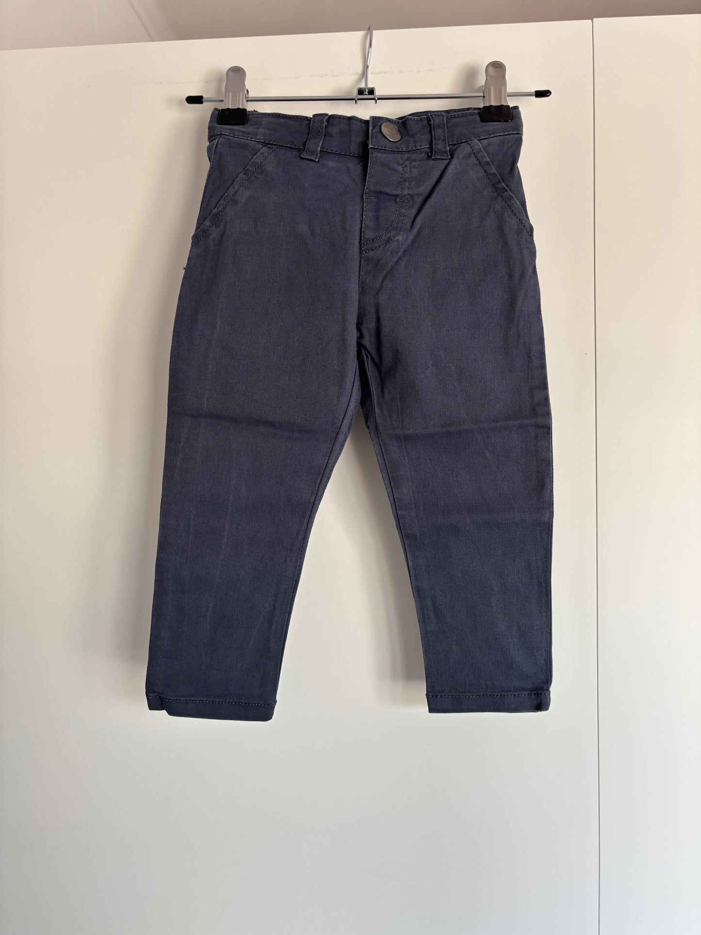 Donkergrijze jeansbroek
