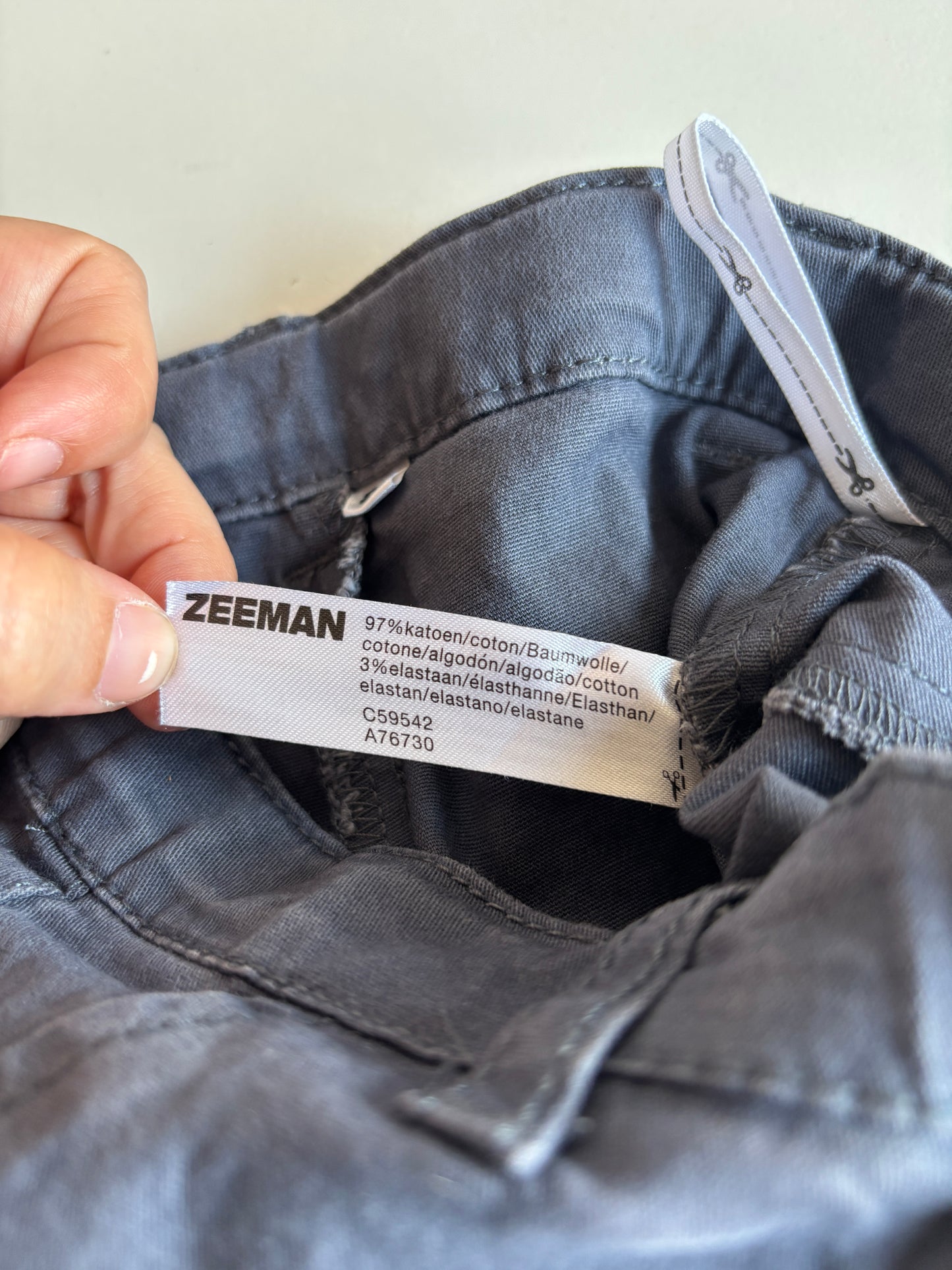 Donkergrijze jeansbroek