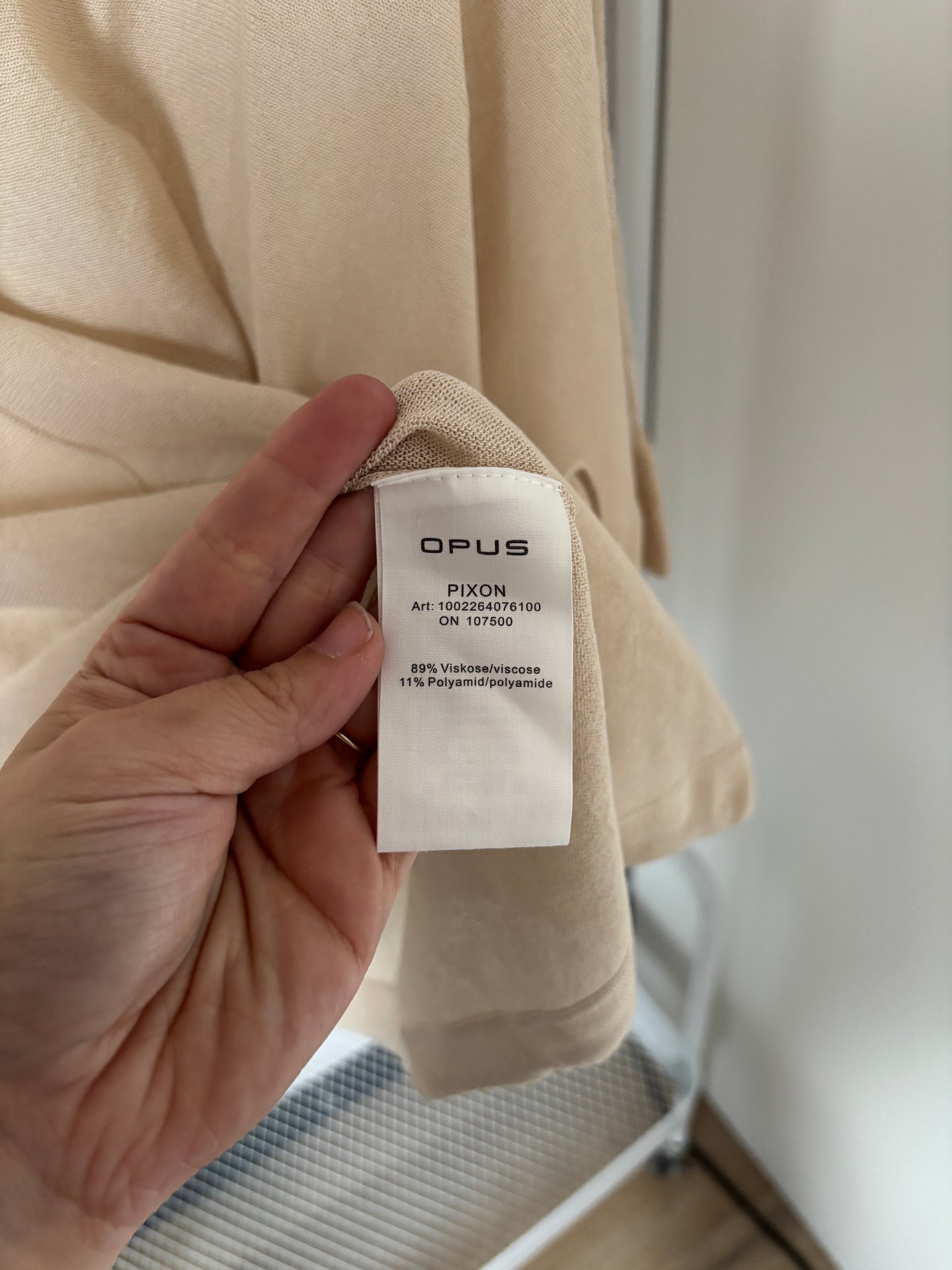 Beige trui met capuchon