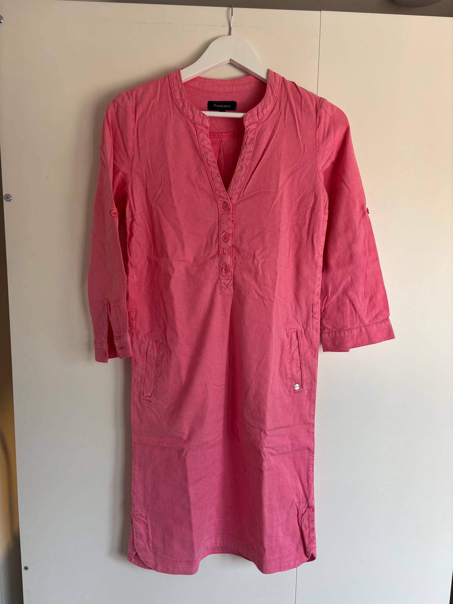 Roze jeansjurk met lange mouwen