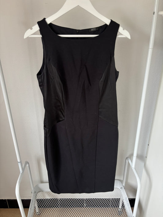 Zwarte geklede jurk
