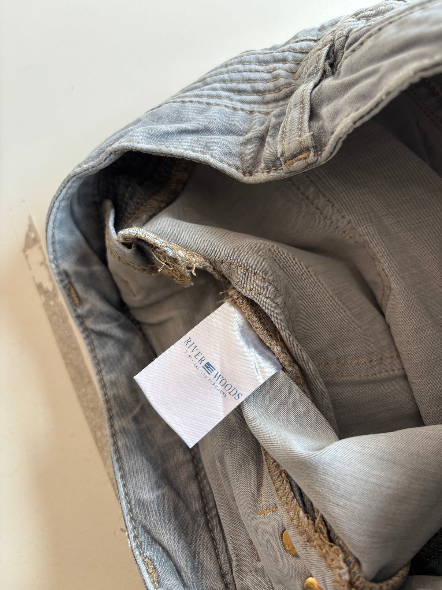 Lichtgrijze jeansbroek